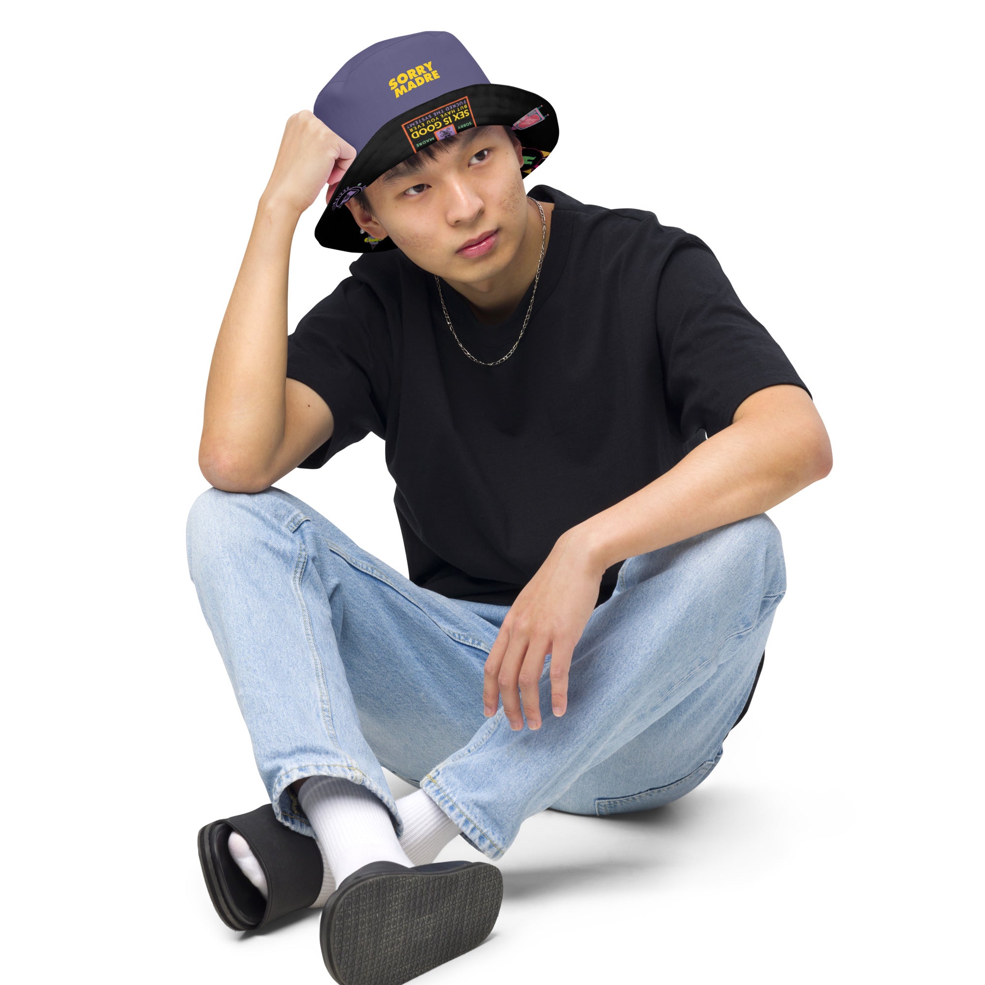 SorryMadre | Reversible bucket hat